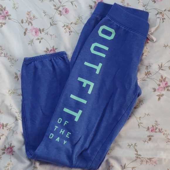 Navy Blue Sweatpants. - Picture 2 of 7